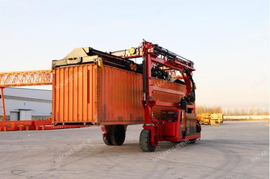 马牌机电：集装箱跨运车所带来的，远不止效率的提升，更是对传统搬运模式的深度变革